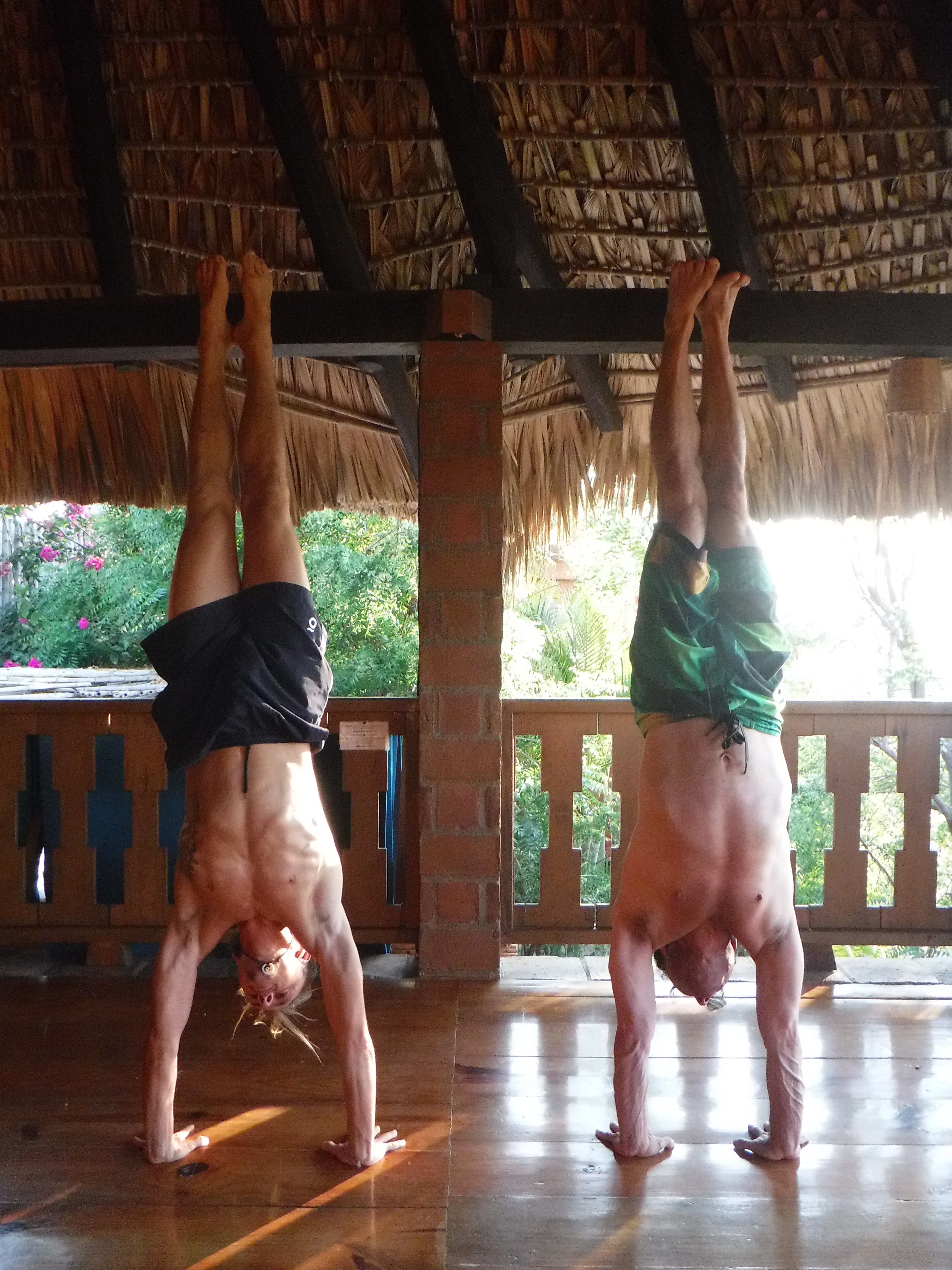 yogastef fernando trejo handstands on retreat in Mexico 2017.jpg